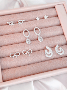 Dicas essenciais para manter seus brincos de prata sempre novos e deslumbrantes