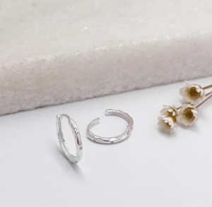 Argola pequena, média ou grande? Como orientar suas clientes na escolha da argola de prata ideal para cada formato de rosto e vender mais?